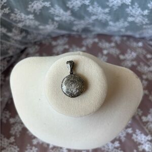 Vintage sterling silver locket pendant